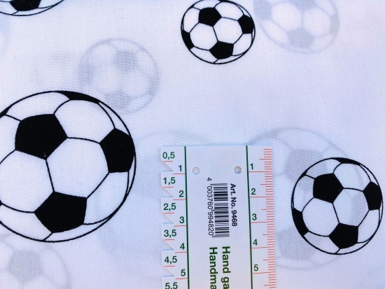 Baumwolle Webware 4 unterschiedlich große Fußball auf weiß