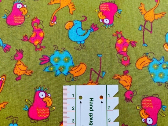Baumwolle Webware blau pink orange Hühner auf khaki grün