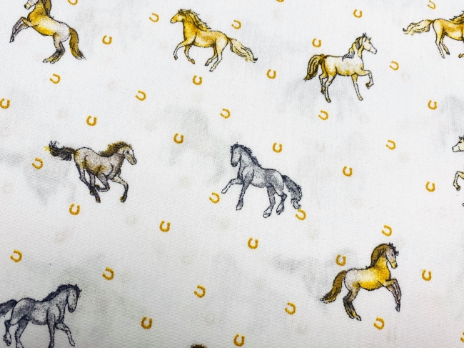 Baumwolle Webware Pferde senf grau auf weiß Good Luck Horses