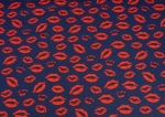 Baumwolle Webware roter Kussmund auf dunkelblau