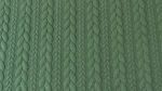 Kuscheliger Strickstoff mit Zopfmuster Jacquard Zopf armee grün Farbnr. 28