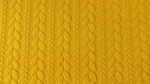 Kuscheliger Strickstoff mit Zopfmuster Jacquard Zopf - gelb Farbnr. 434